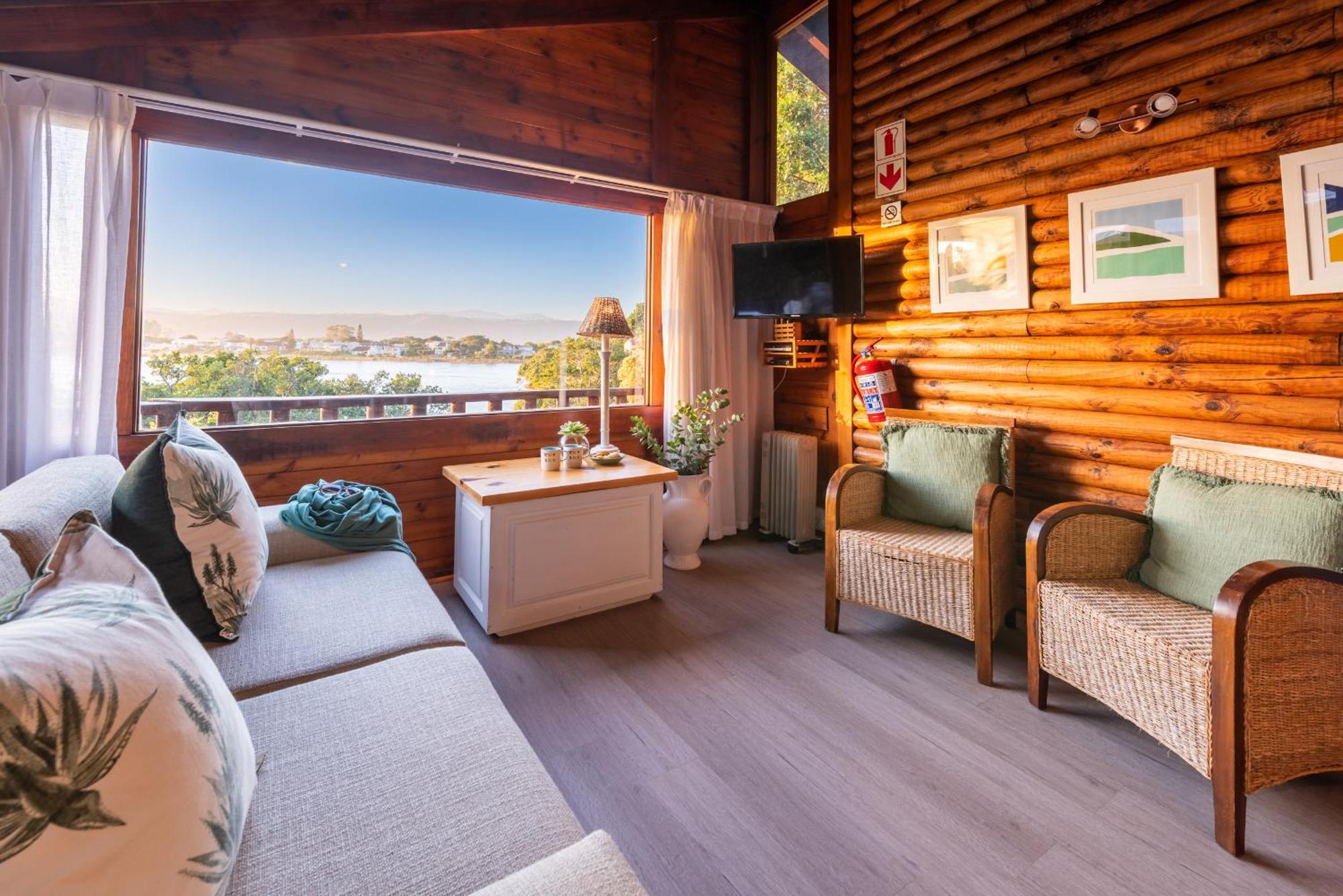 Under Milkwood Resort 4*